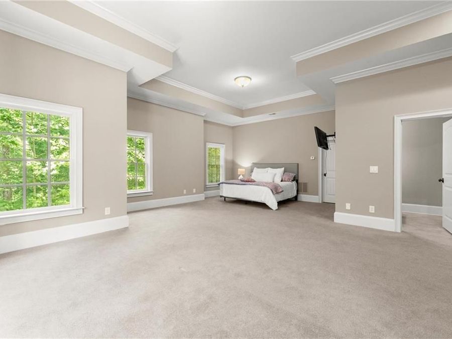 Property Image 100