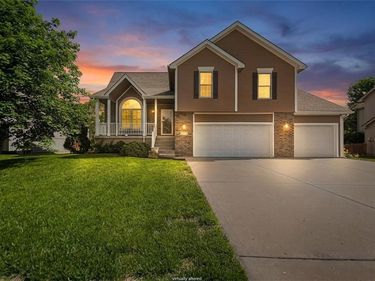 10023 N Willow Avenue, Kansas City, MO 64157