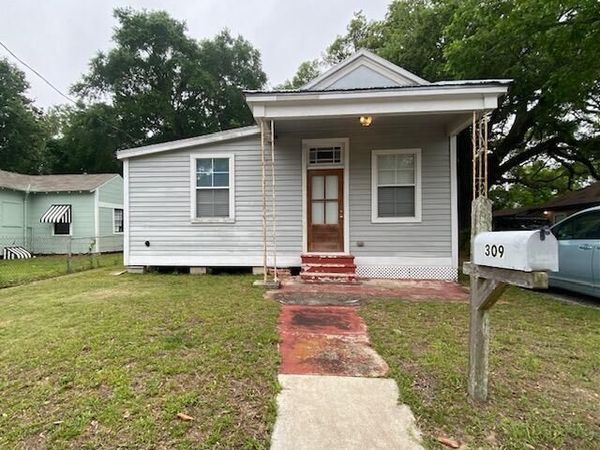 309 Seal Avenue, Biloxi, MS 39530