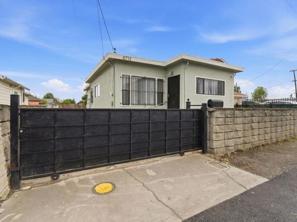 8715 E Street, Oakland, CA 94621