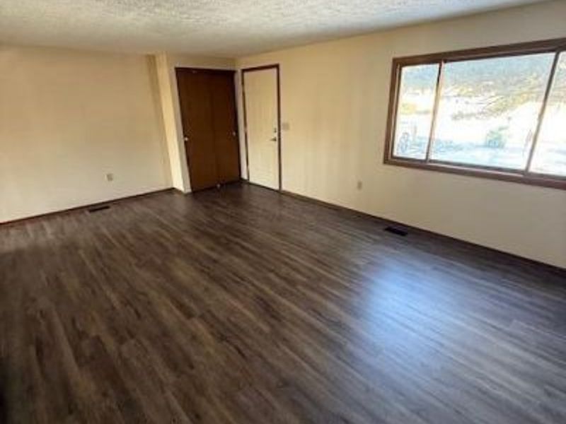 3479-3481 Westpoint Drive, Columbus, OH 43232 Photo 6