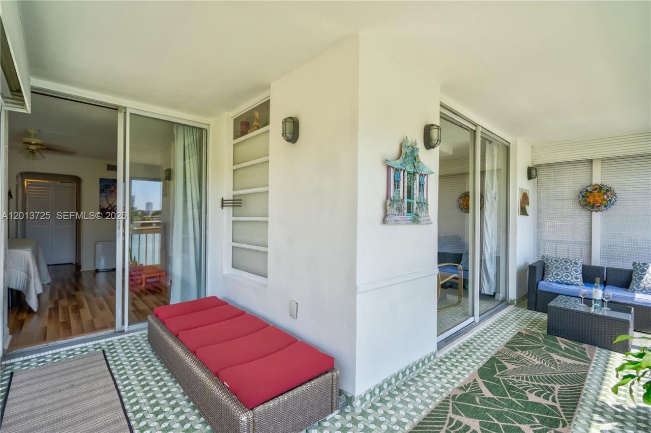 2851 Leonard Dr, Unit J306, Aventura, FL 33160 Photo