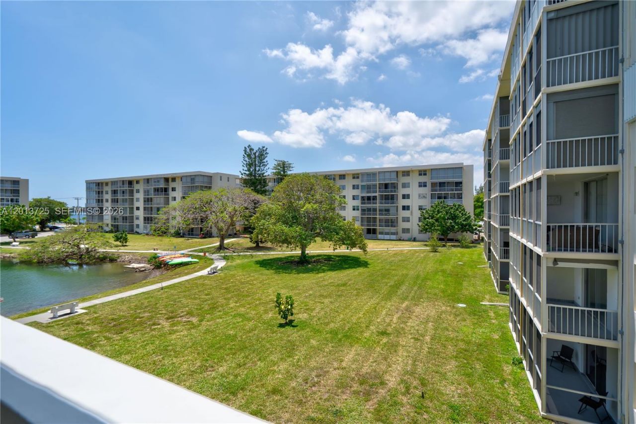 2851 Leonard Dr, Unit J306, Aventura, FL 33160 Photo