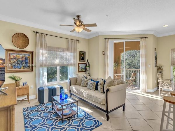 5035 Fairways Cir , Unit 305, Vero Beach, FL 32967