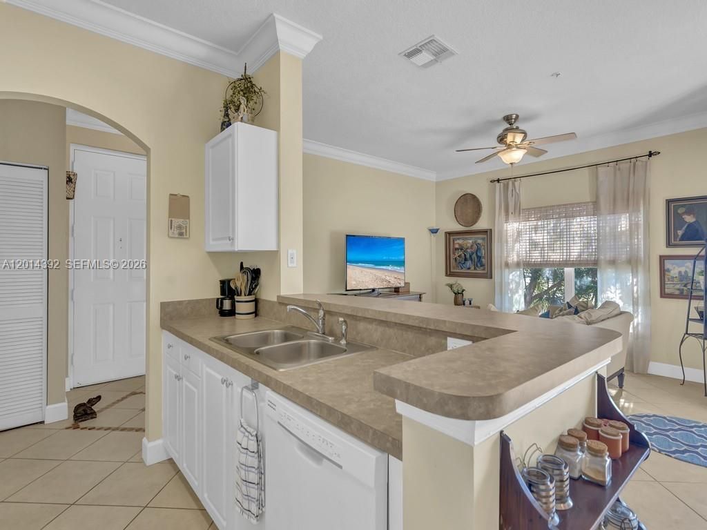 5035 Fairways Cir , Unit 305, Vero Beach, FL 32967 Photo