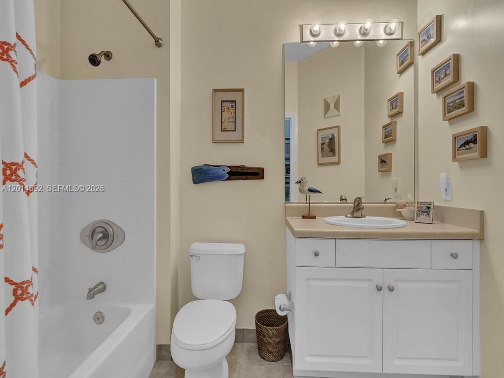 5035 Fairways Cir , Unit 305, Vero Beach, FL 32967 Photo