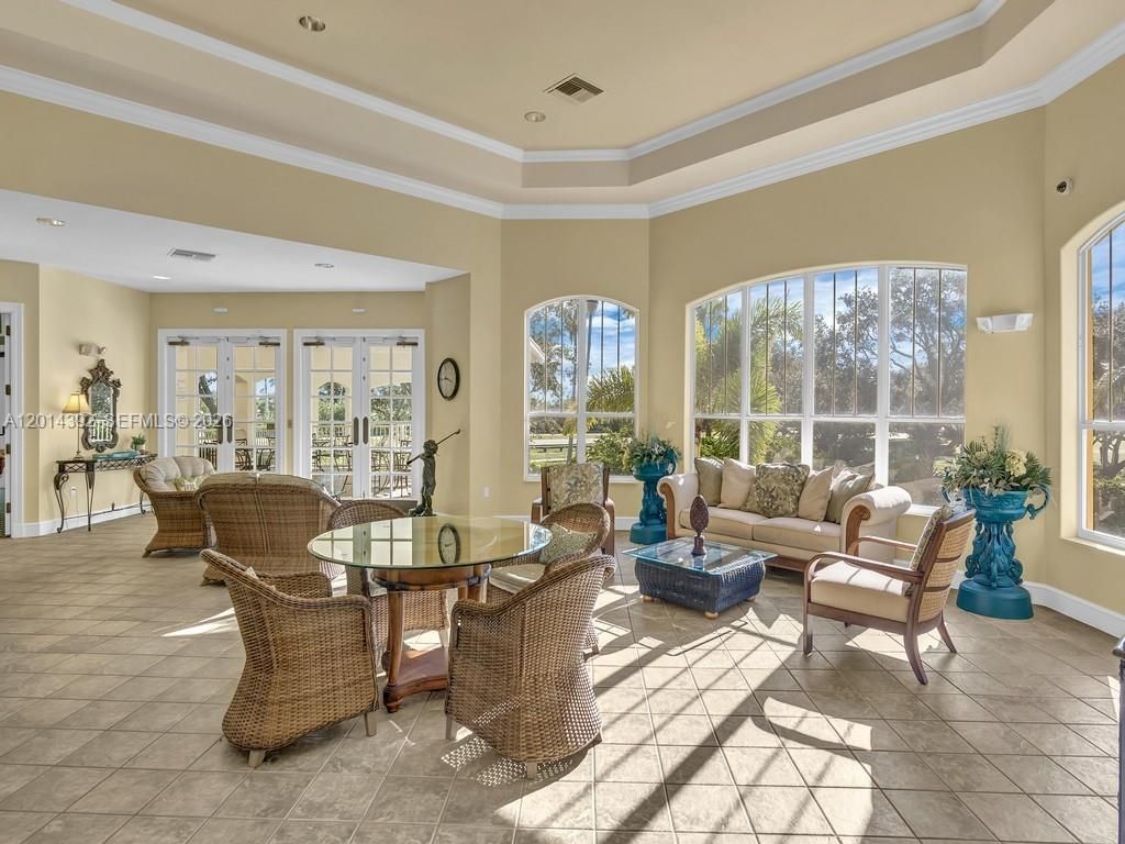 5035 Fairways Cir , Unit 305, Vero Beach, FL 32967 Photo