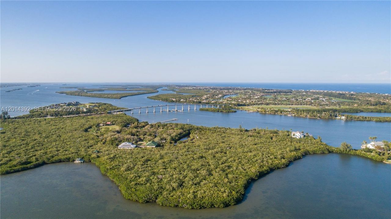5035 Fairways Cir , Unit 305, Vero Beach, FL 32967 Photo