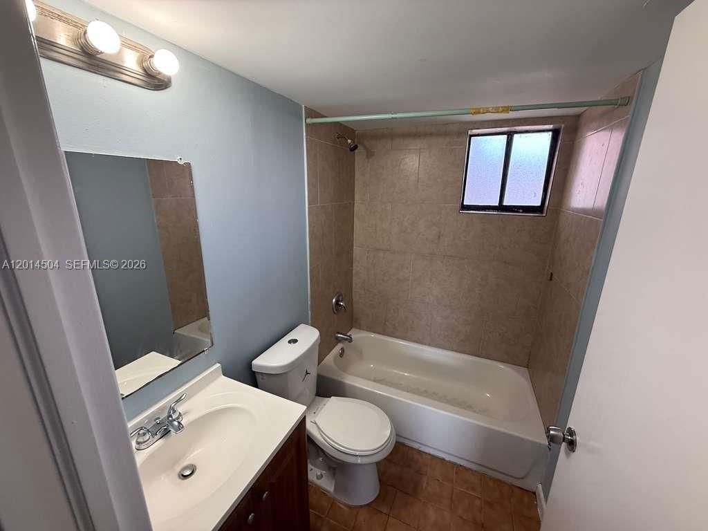 5400 W 21st Ct, Unit 403, Hialeah, FL 33016 Photo
