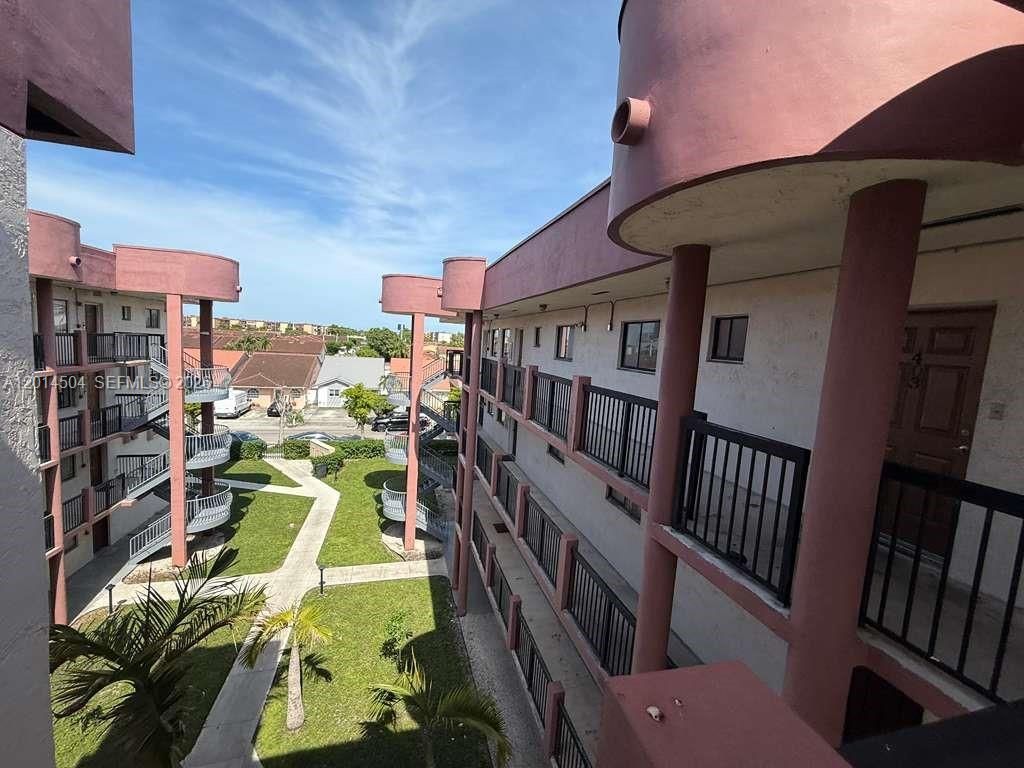 5400 W 21st Ct, Unit 403, Hialeah, FL 33016 Photo
