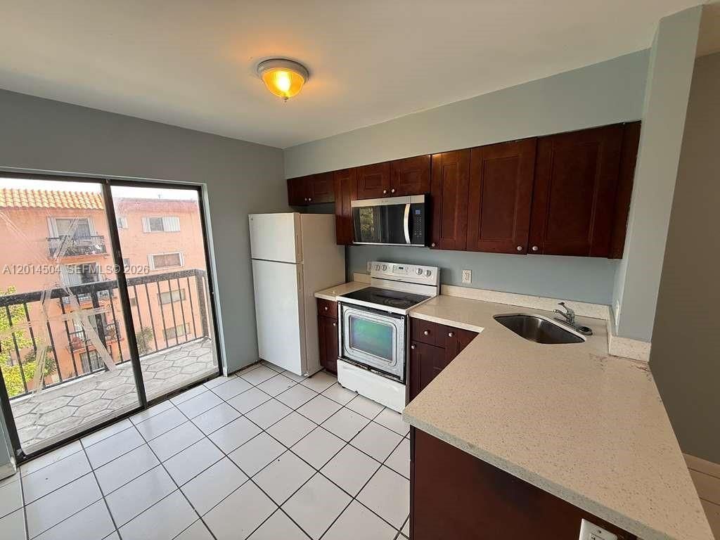 5400 W 21st Ct, Unit 403, Hialeah, FL 33016 Photo
