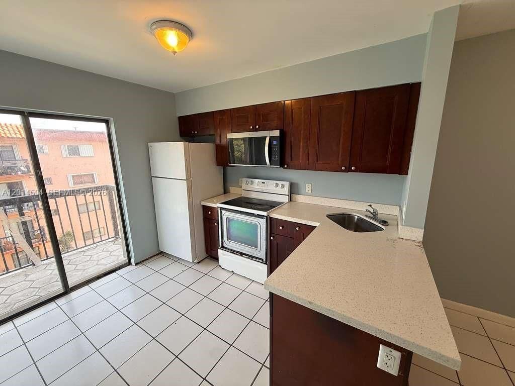 5400 W 21st Ct, Unit 403, Hialeah, FL 33016 Photo