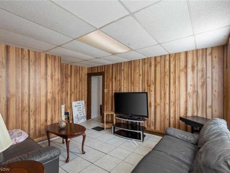 715 N Zane Highway, Martins Ferry, OH 43935 Photo 10