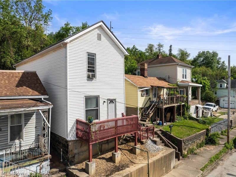 715 N Zane Highway, Martins Ferry, OH 43935 Photo 2