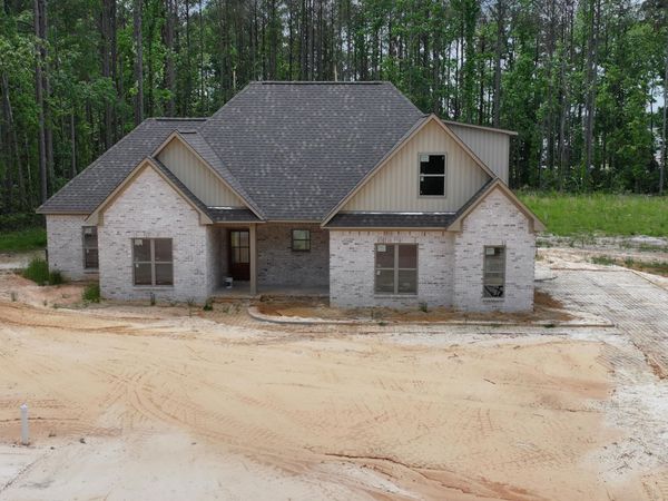 1329 Moss Hill Dr., New Albany, MS 38652