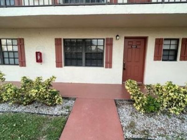 4221 Oak Terrace Drive, Greenacres, FL 33463