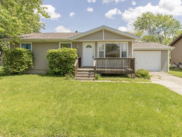 208 Meadow Lane , Lowell, IN 46356