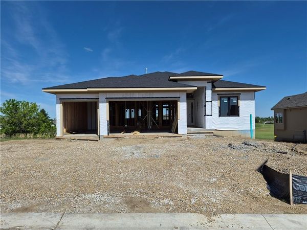 4429 Tee Box Drive, Basehor, KS 66007
