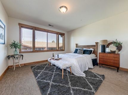 11679 Mcclintock Loop, Truckee, CA 96161 Photo