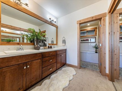 11679 Mcclintock Loop, Truckee, CA 96161 Photo