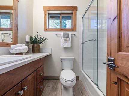 11679 Mcclintock Loop, Truckee, CA 96161 Photo