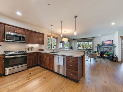 11679 Mcclintock Loop, Truckee, CA 96161 Photo
