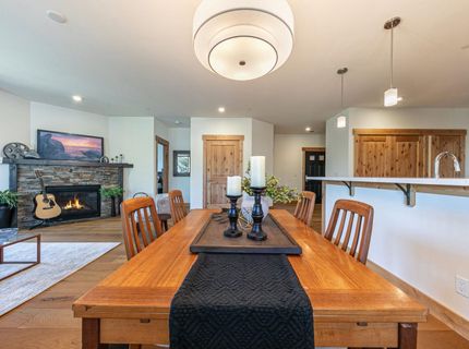 11679 Mcclintock Loop, Truckee, CA 96161 Photo