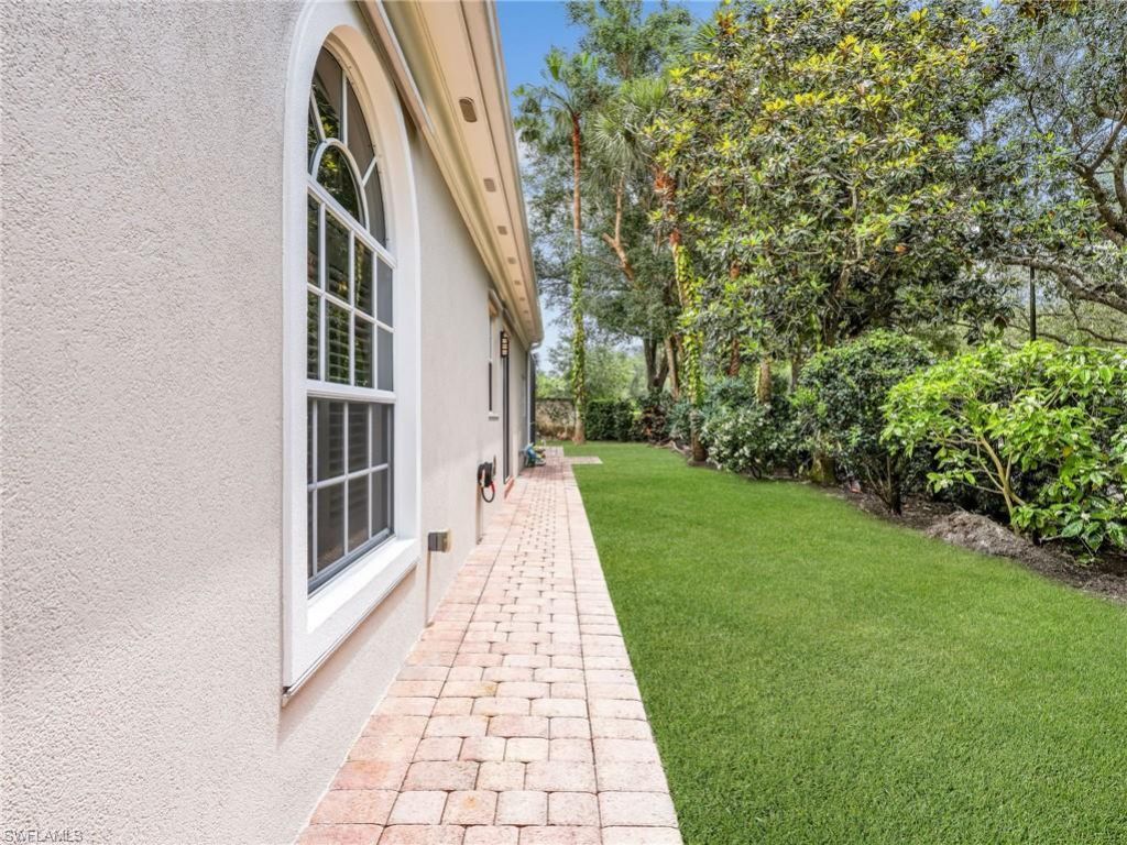 5902 Bermuda Ln, Naples, FL 34119 Photo