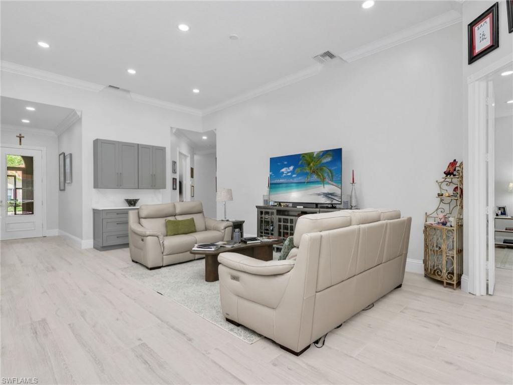 5902 Bermuda Ln, Naples, FL 34119 Photo