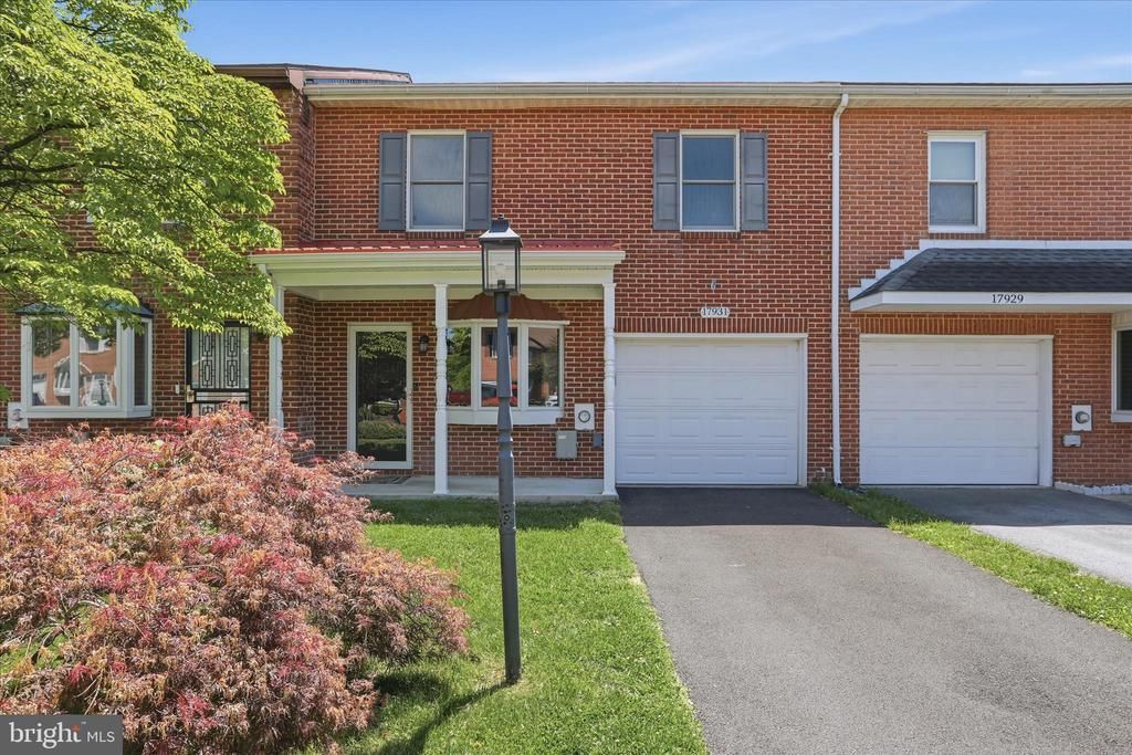 17931 Clubhouse Drive, Hagerstown, MD 21740 Main Photo