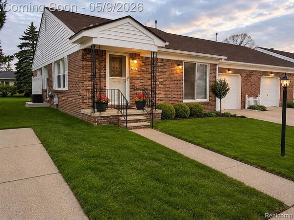 303 Doremus Lane , St. Clair Shores, MI 48080