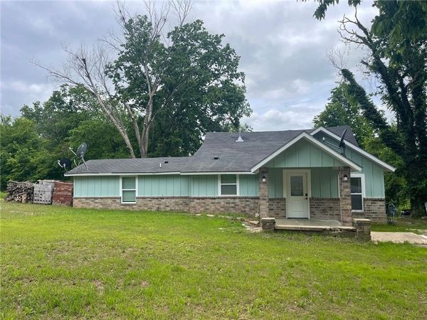 202 Parrott Drive , Huntsville, AR 72740