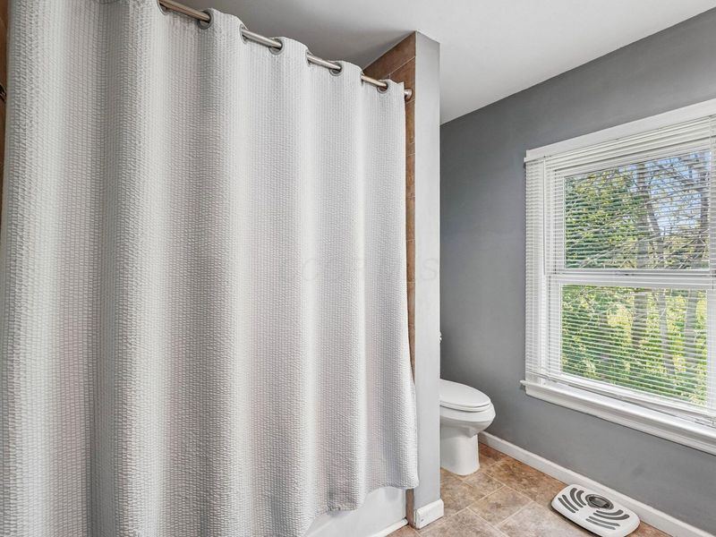 160 Elm Street, London, OH 43140 Photo 27
