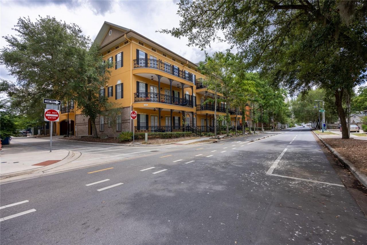 325 NW 14th Street, Unit 307, Gainesville, FL 32603 Photo