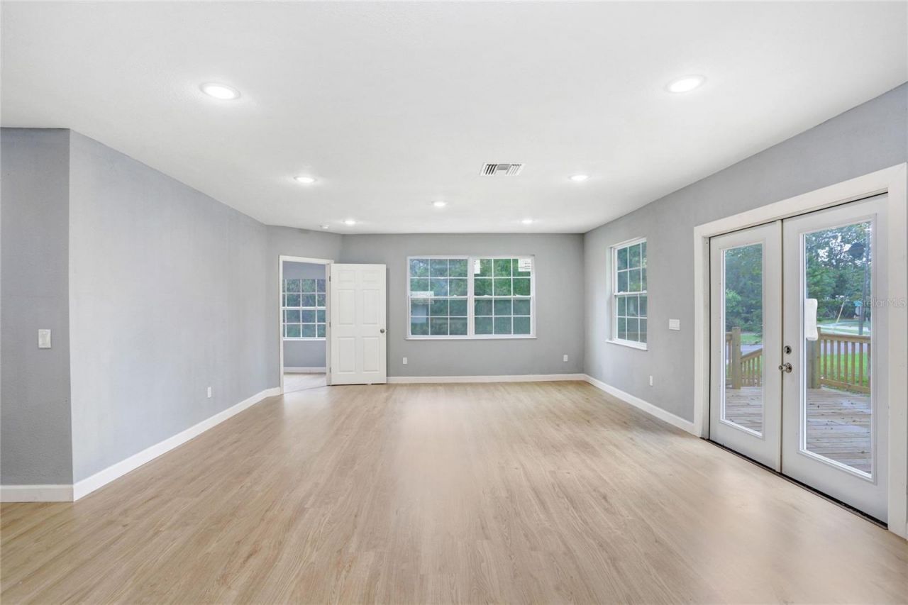 310 S Delaney Avenue , Avon Park, FL 33825 Photo