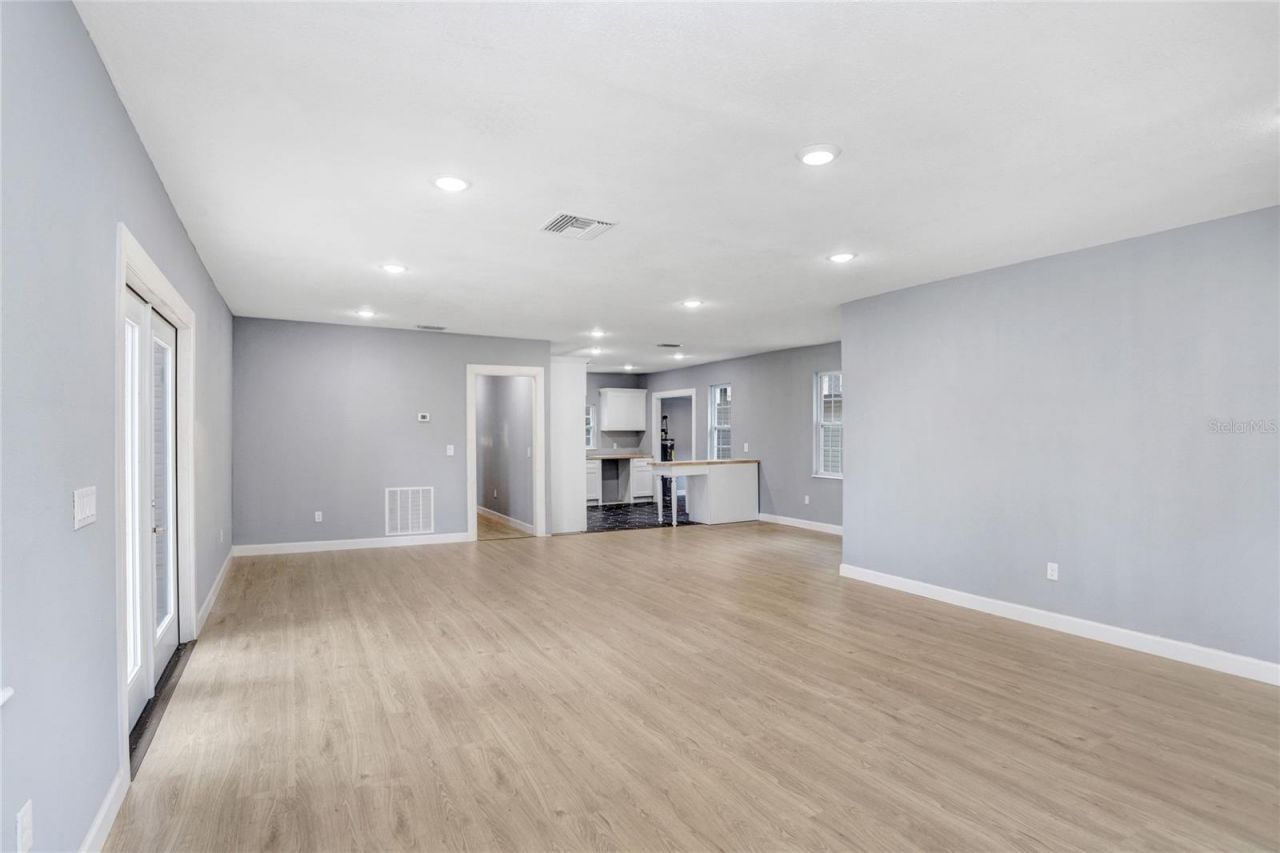 310 S Delaney Avenue , Avon Park, FL 33825 Photo