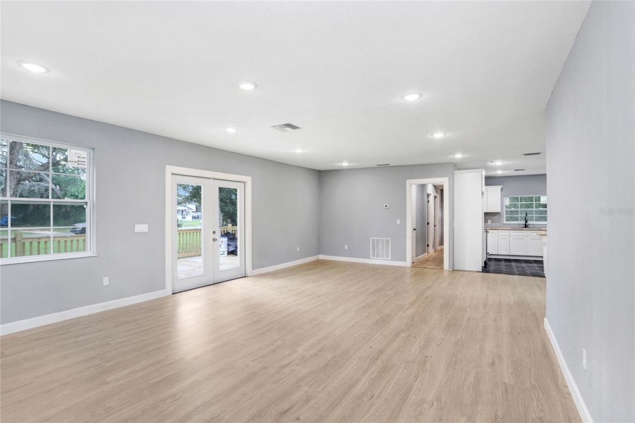 310 S Delaney Avenue , Avon Park, FL 33825 Photo