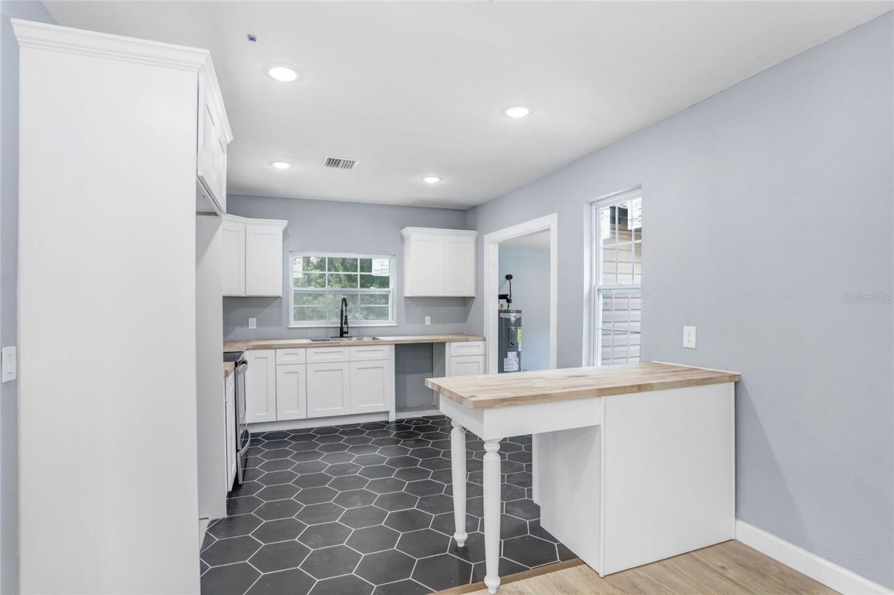 310 S Delaney Avenue , Avon Park, FL 33825 Photo