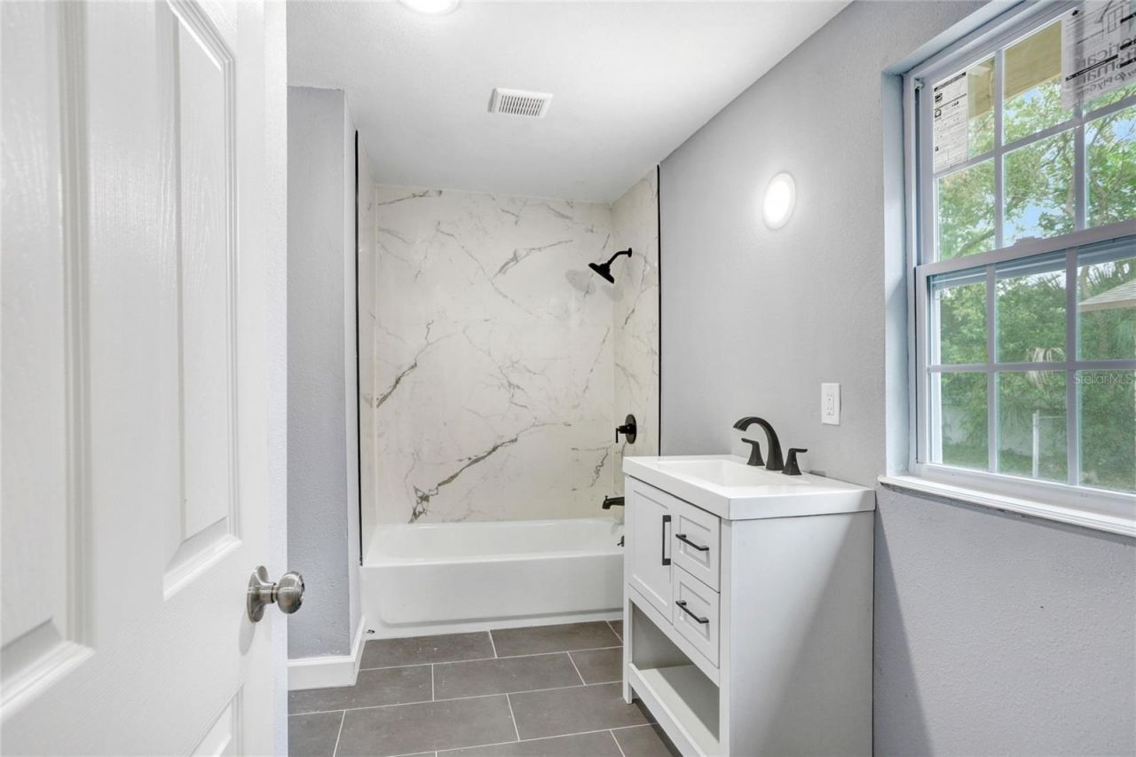310 S Delaney Avenue , Avon Park, FL 33825 Photo