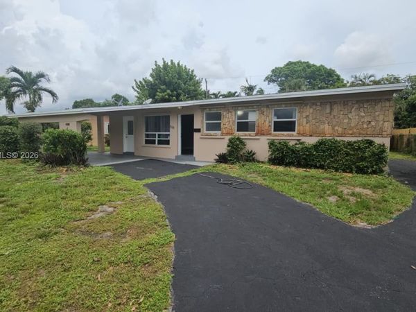 1118 NW 43rd Ter, Lauderhill, FL 33313
