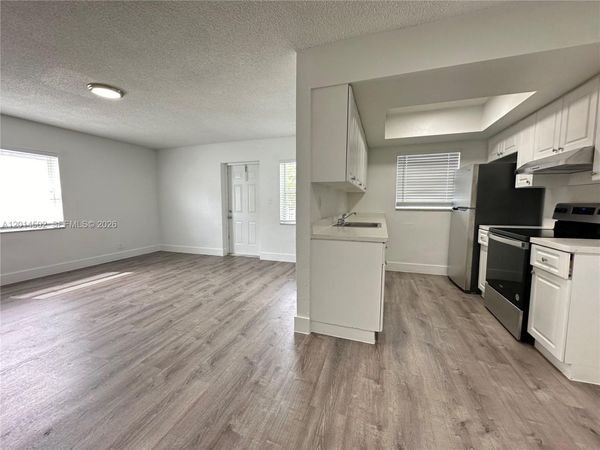 3660 NE 11th Ave , Unit 5, Oakland Park, FL 33334