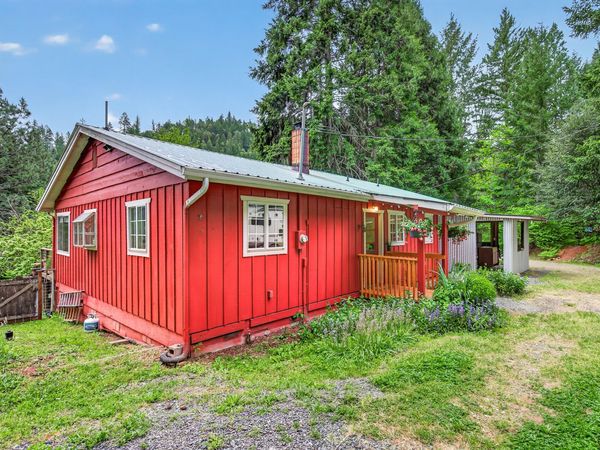 181 Brimstone Gulch Road, Wolf Creek, OR 97497