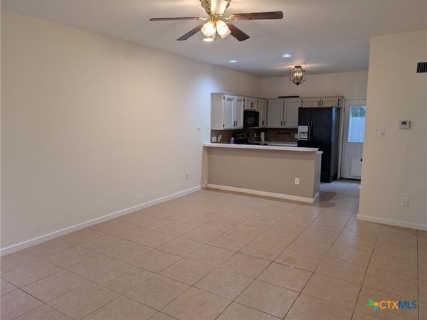 1221 W Hopkins Street , Unit 13, San Marcos, TX 78666