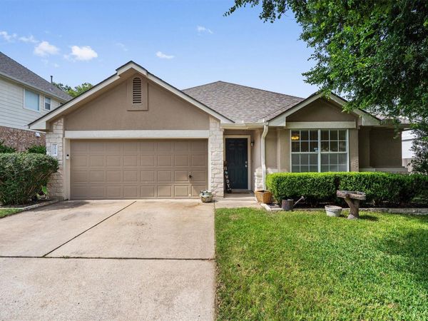 1814 Rosenborough LN N, Round Rock, TX 78665