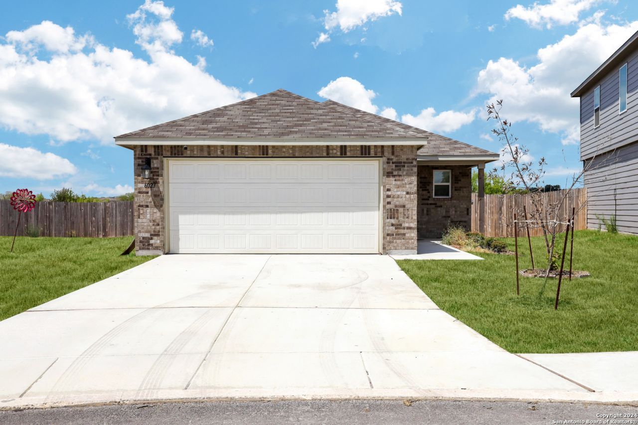 6023 Macdona Rdg, San Antonio, TX 78252 Main Photo