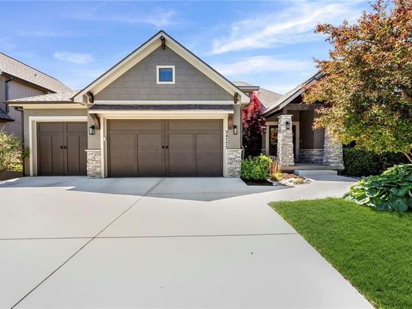 24775 W 98th Street, Lenexa, KS 66227