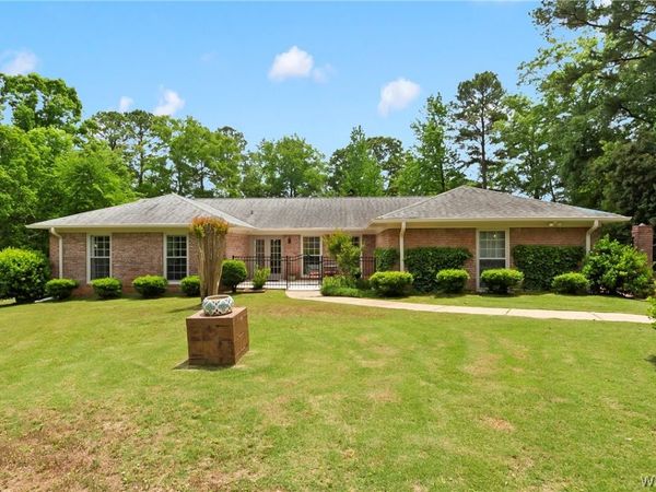 601 Innsbruck Court, Northport, AL 35473