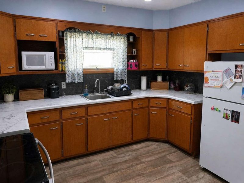 219 N Leighton Street , Kenton, OH 43326 Photo 14