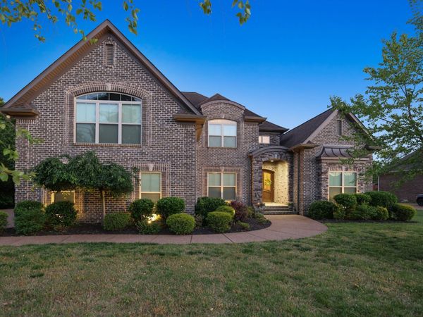906 Harrisburg Ln, Mount Juliet, TN 37122