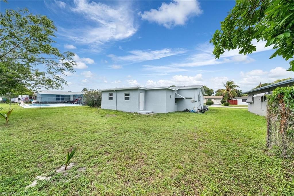 3337 NW 23rd Ct, Lauderdale Lakes, FL 33311 Photo